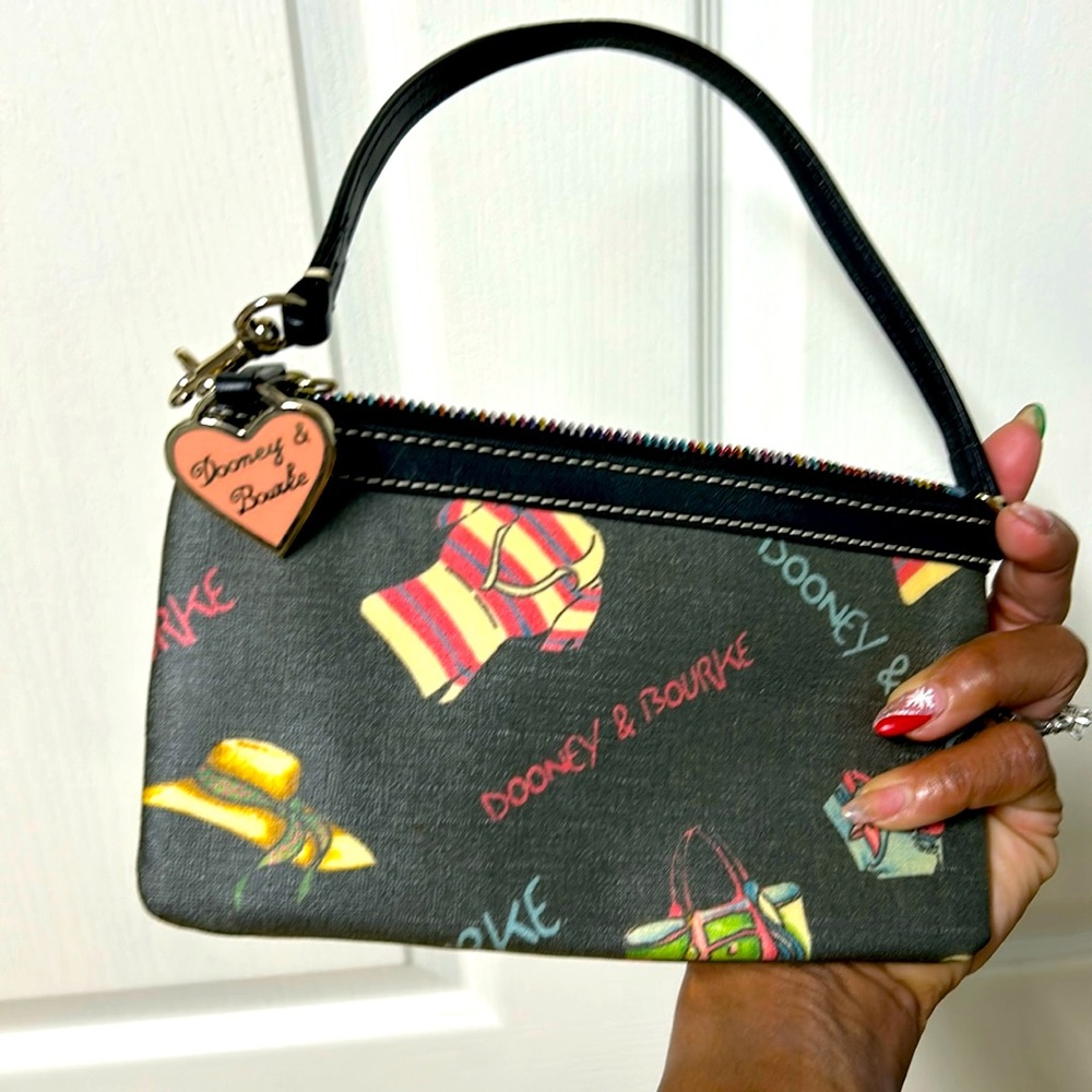 Cute D&B wristlet / mini purse. Like new can fit iPhone!